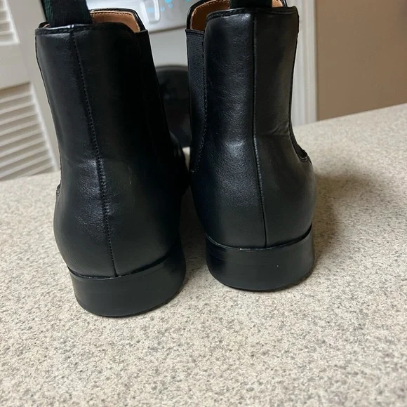Black Leather Men's Chelsea Boots